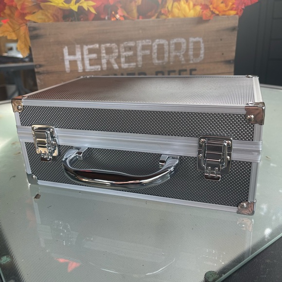 Small Gunmetal Grey Traincase. - Picture 3 of 9